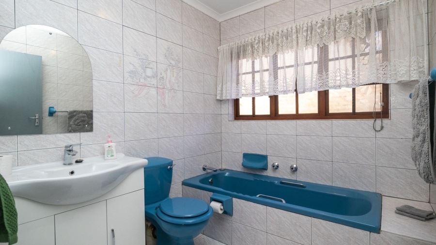 3 Bedroom Property for Sale in Safari Gardens North West